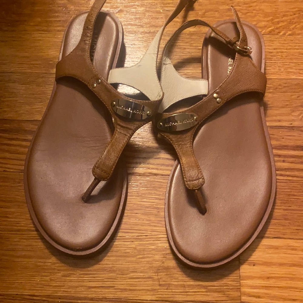 Michael kors sandals size 9